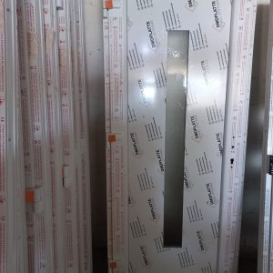 Műanyag bejárati ajtó